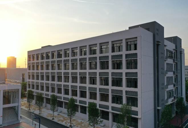 武汉信息工程职业学校教学楼